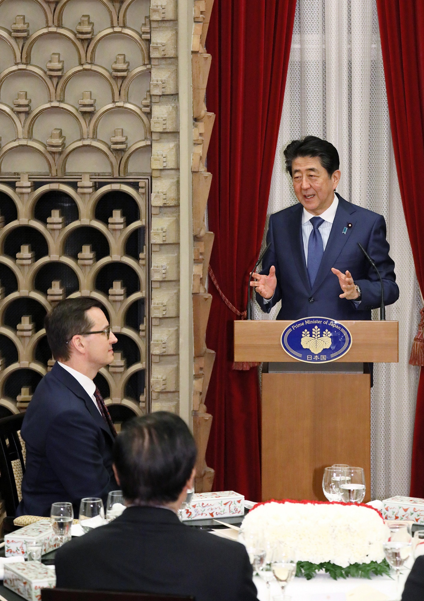Photograph of the Prime Minister delivering an address at the dinner banquet hosted by the Prime Minister (3)