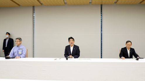 Photograph of the Prime Minister delivering a statement (5)