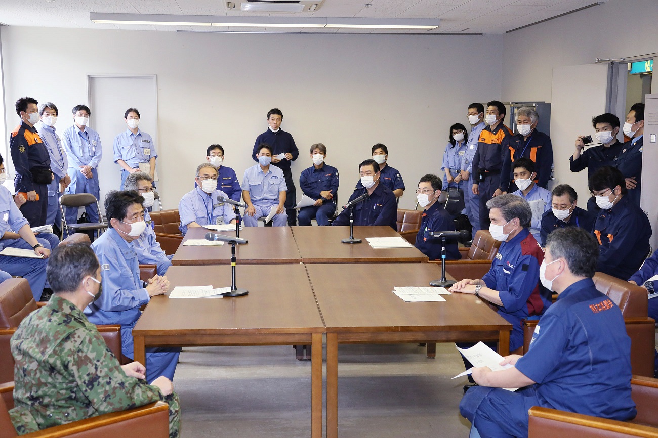 Photograph of the exchange of views with Governor Kabashima and Mayor Matsuoka  (1)