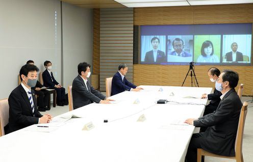 Photograph of the Prime Minister attending the meeting（2）