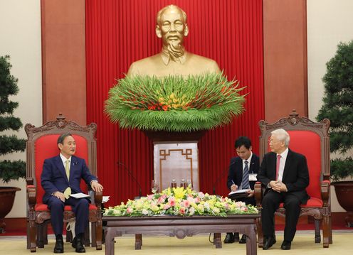 Photograph of the meeting with the General Secretary of the Communist Party of Viet Nam (2)