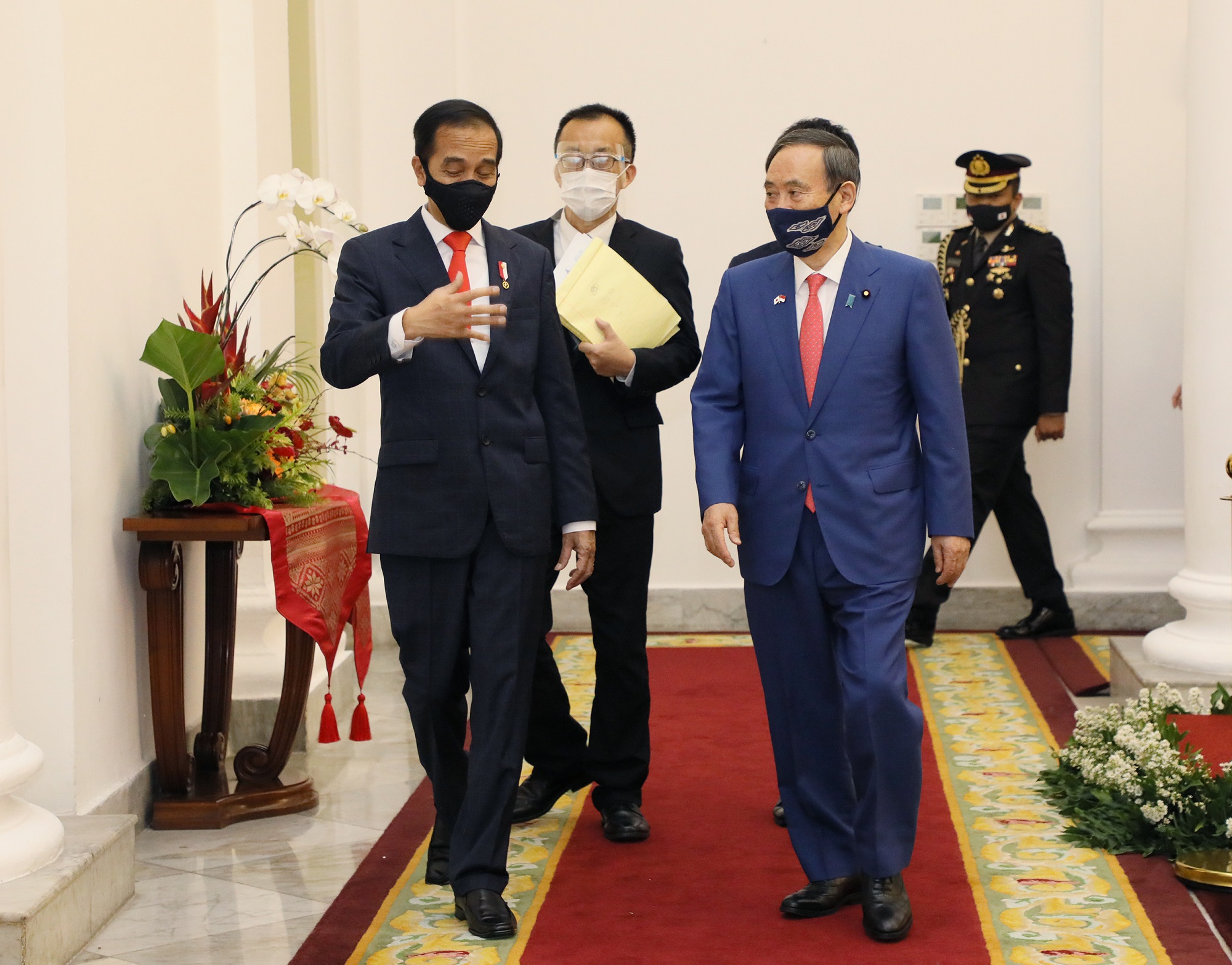 Photograph of the two leaders attending the Japan-Indonesia Summit Meeting