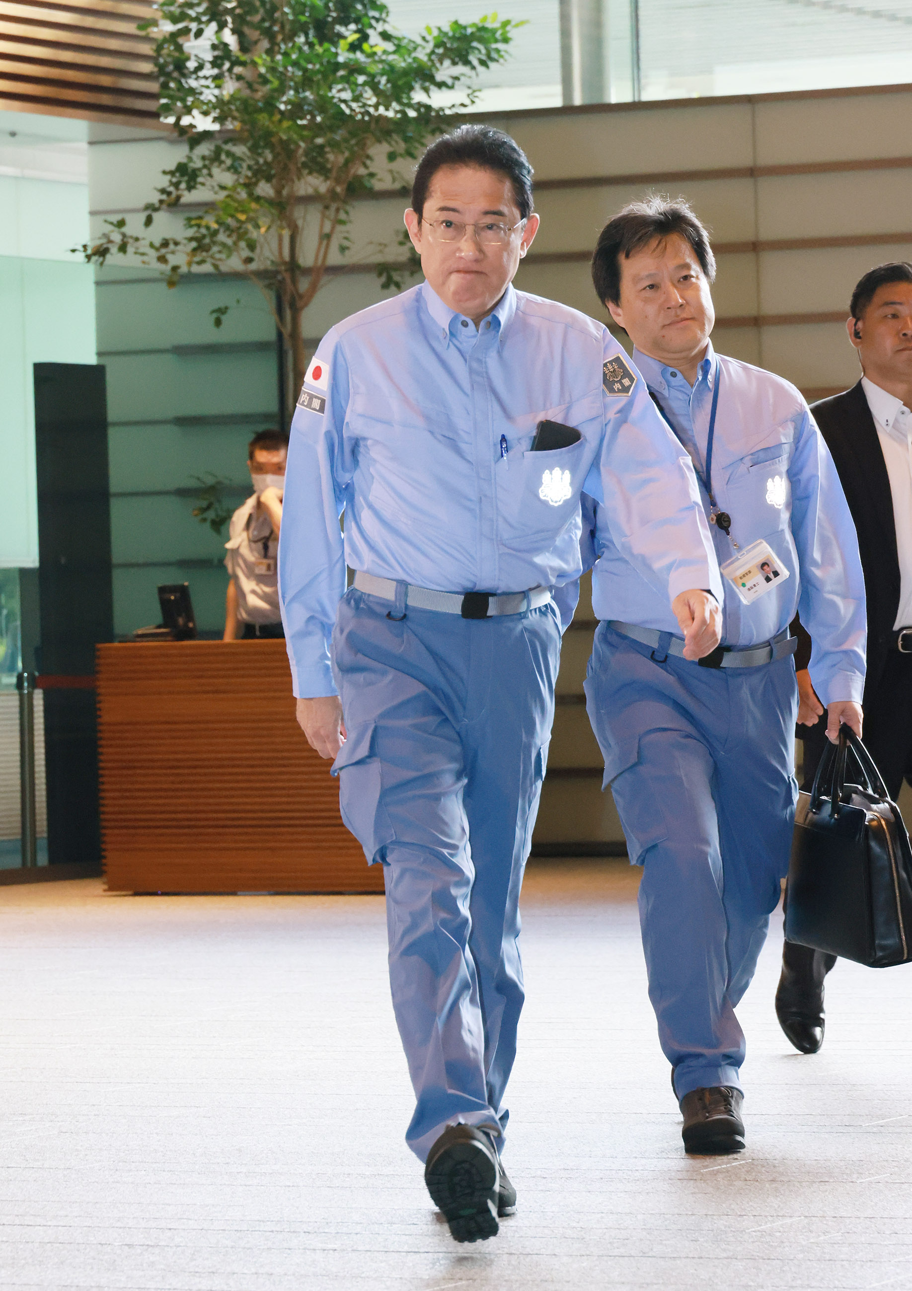 Prime Minister Kishida walking to the assembling point (3)