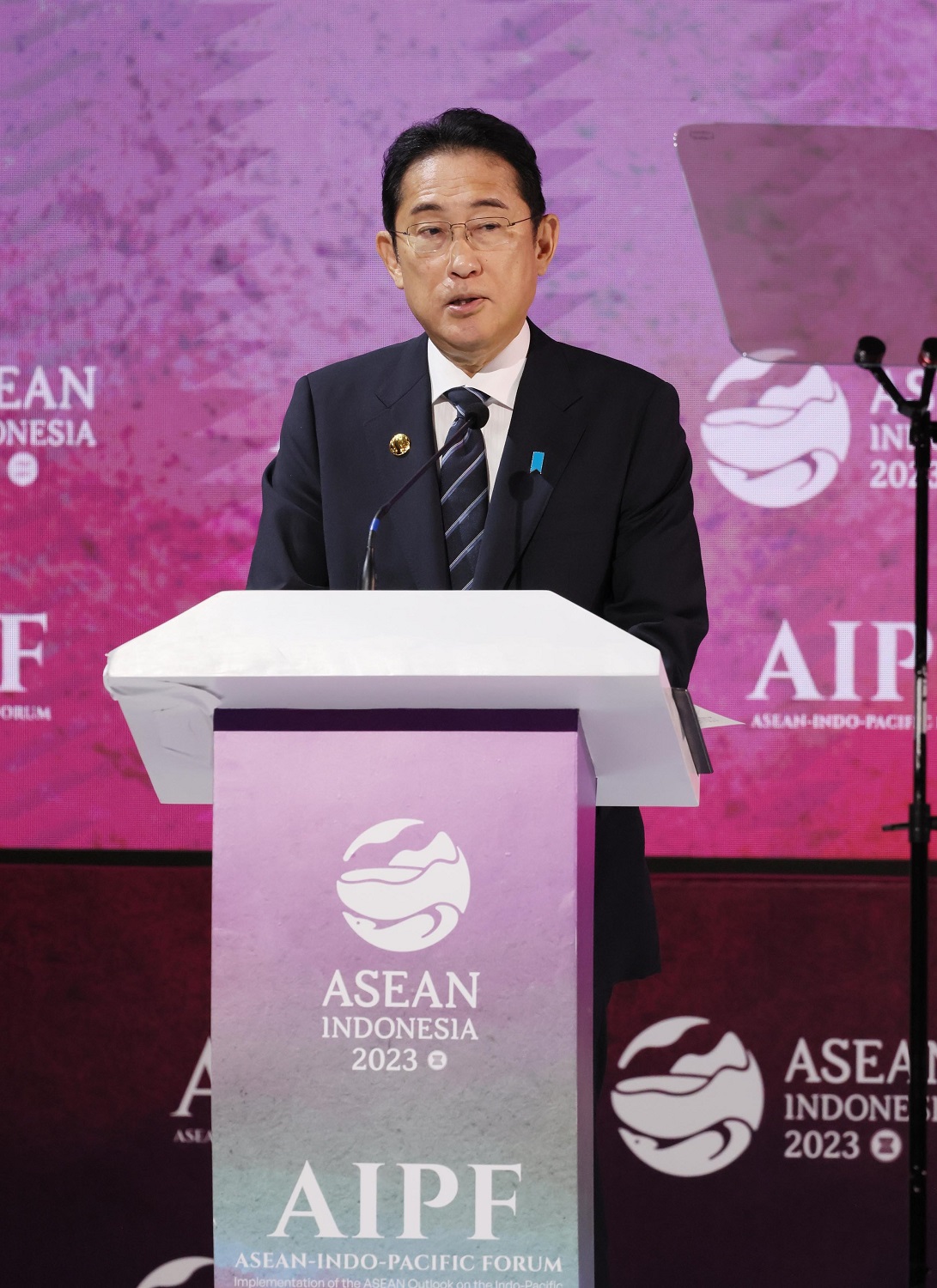 Prime Minister Kishida delivering a speech at the ASEAN-Indo-Pacific Forum (6)