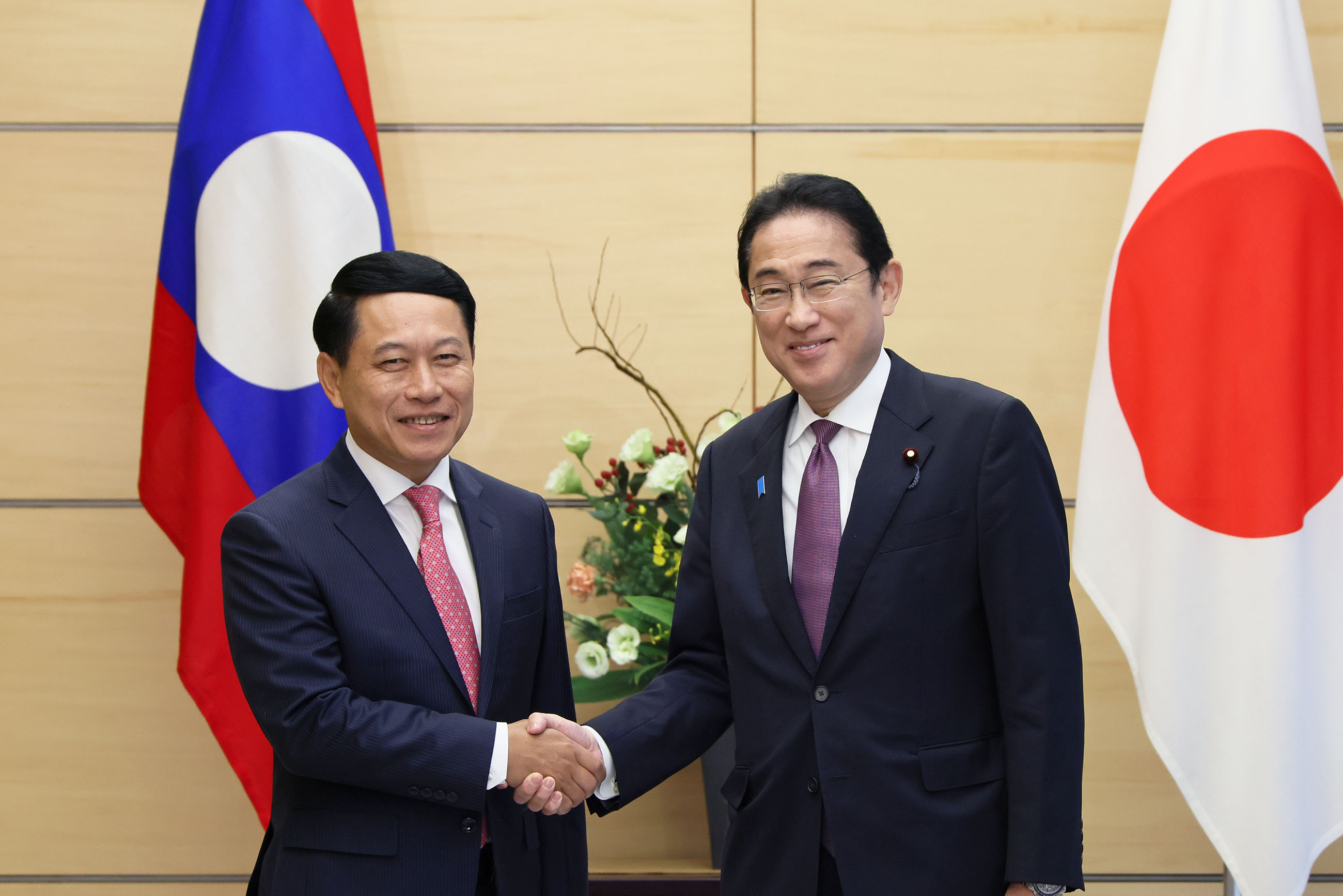 Courtesy Call from Deputy Prime Minister and Minister of Foreign Affairs of Laos Saleumxay Kommasith