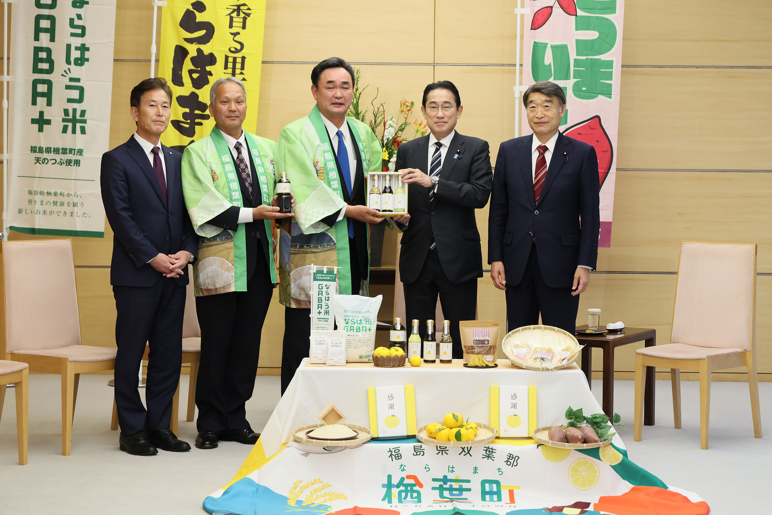 Presentation of Sixth Industry Products by the Mayor of Naraha Town, Fukushima Prefecture