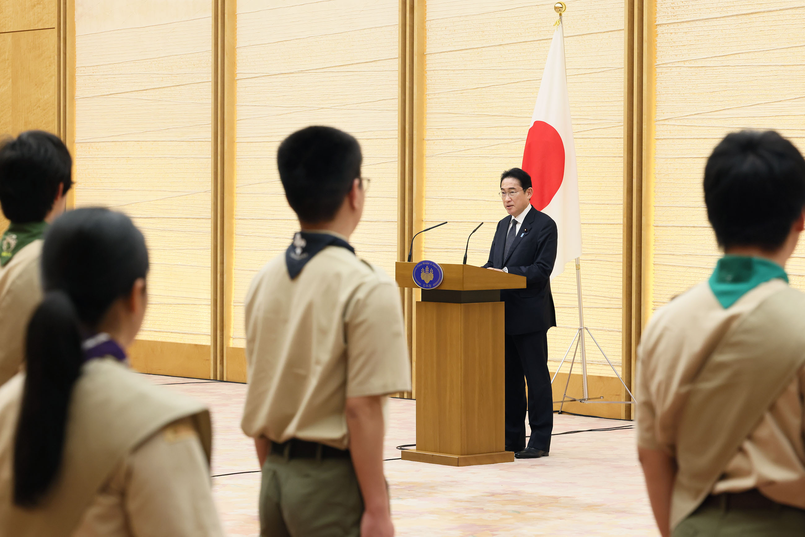 Prime Minister Kishida receiving a courtesy call (1)
