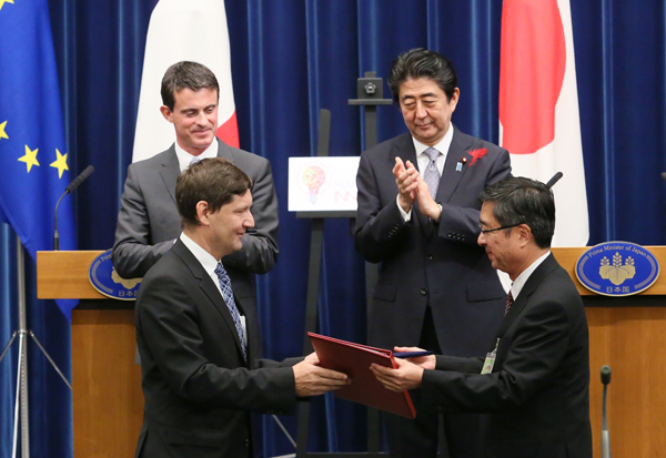 Photograph of the leaders attending the ceremony for the exchange of cooperation documents (5)