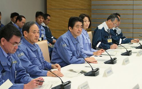 Photograph of the First Joint Meeting of the Nuclear Emergency Response Headquarters and the Emergency Disaster Response Headquarters (2)