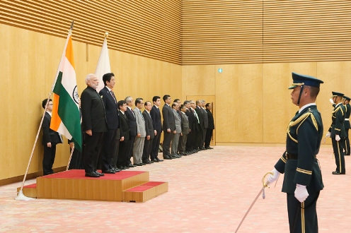 Photograph of the salute and the guard of honor(1)