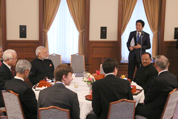Photograph of the Prime Minister delivering an address at the lunch banquet
