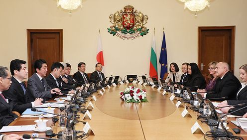 Photograph of the Japan-Bulgaria Summit Meeting