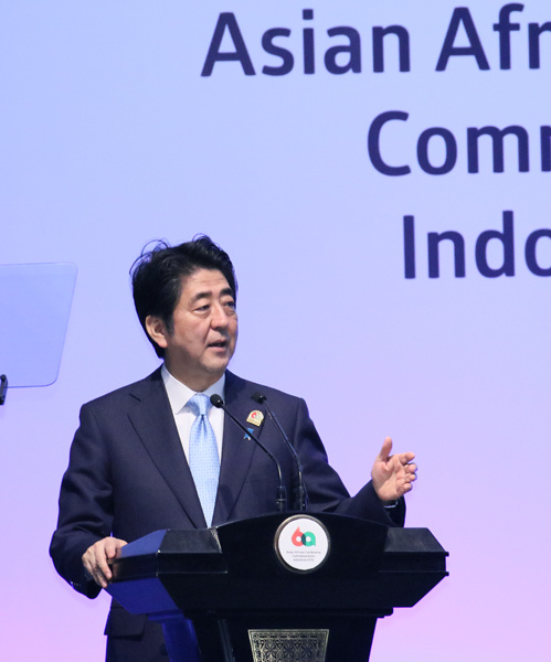 Photograph of the Prime Minister giving a speech at the Asian African Conference (1)