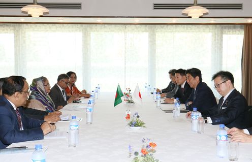 Photograph of the Japan-Bangladesh Summit Meeting