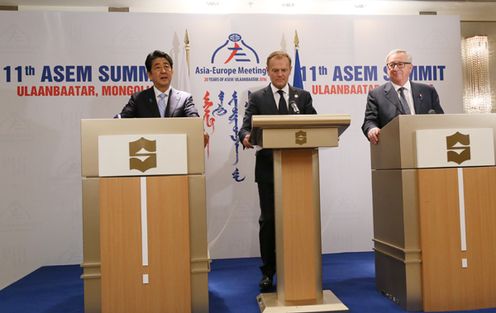 Photograph of the Japan-EU joint press announcement