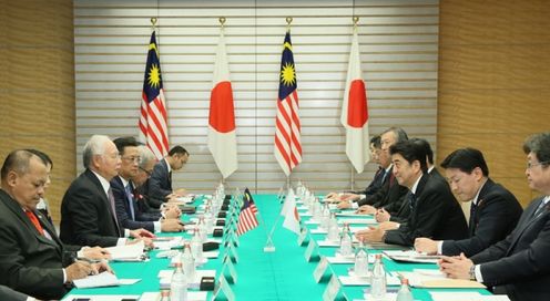 Photograph of the Japan-Malaysia Summit Meeting