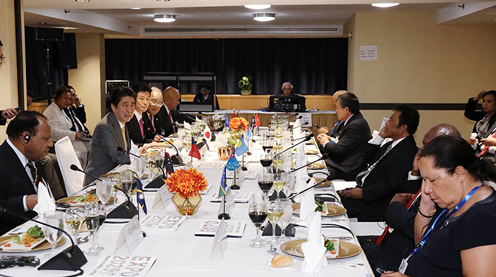 Photograph of the Prime Minister attending the Fourth Japan-Pacific Islands Leaders Meeting (1)