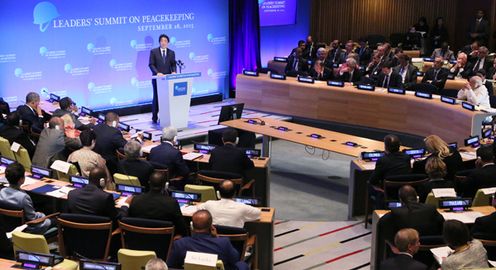 Photograph of the Prime Minister delivering a speech at the 2nd Leader’s Summit on Peacekeeping (2)