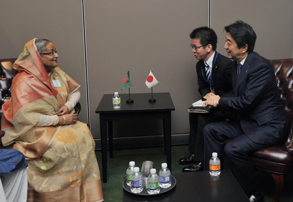 Photograph of the Japan-Bangladesh Summit Meeting