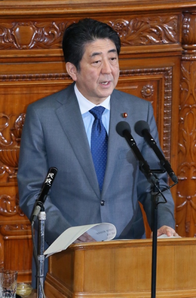 Photograph of the Prime Minister answering questions (1)