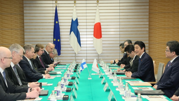 Photograph of the Japan-Finland Summit Meeting
