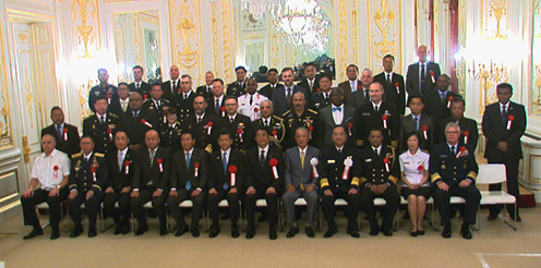 Photograph of the photograph session with the agency heads from participating countries