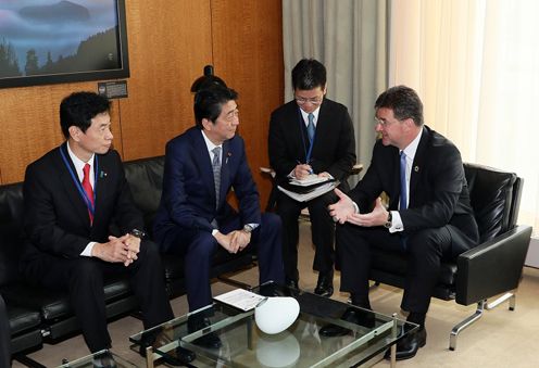 Photograph of the Prime Minister holding talks with the President of the United Nations General Assembly (2)