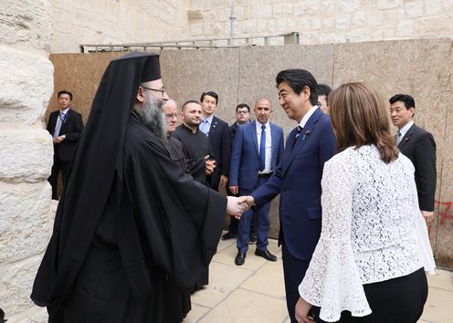 Photograph of the Prime Minister visiting the Church of the Nativity