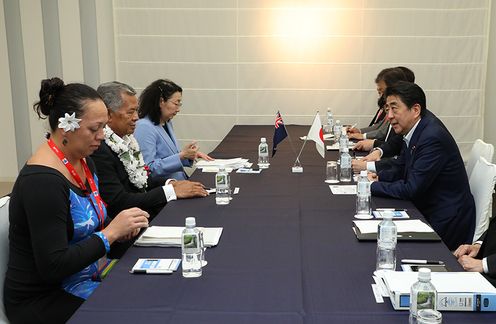 Photograph of the Japan-Cook Islands Summit Meeting