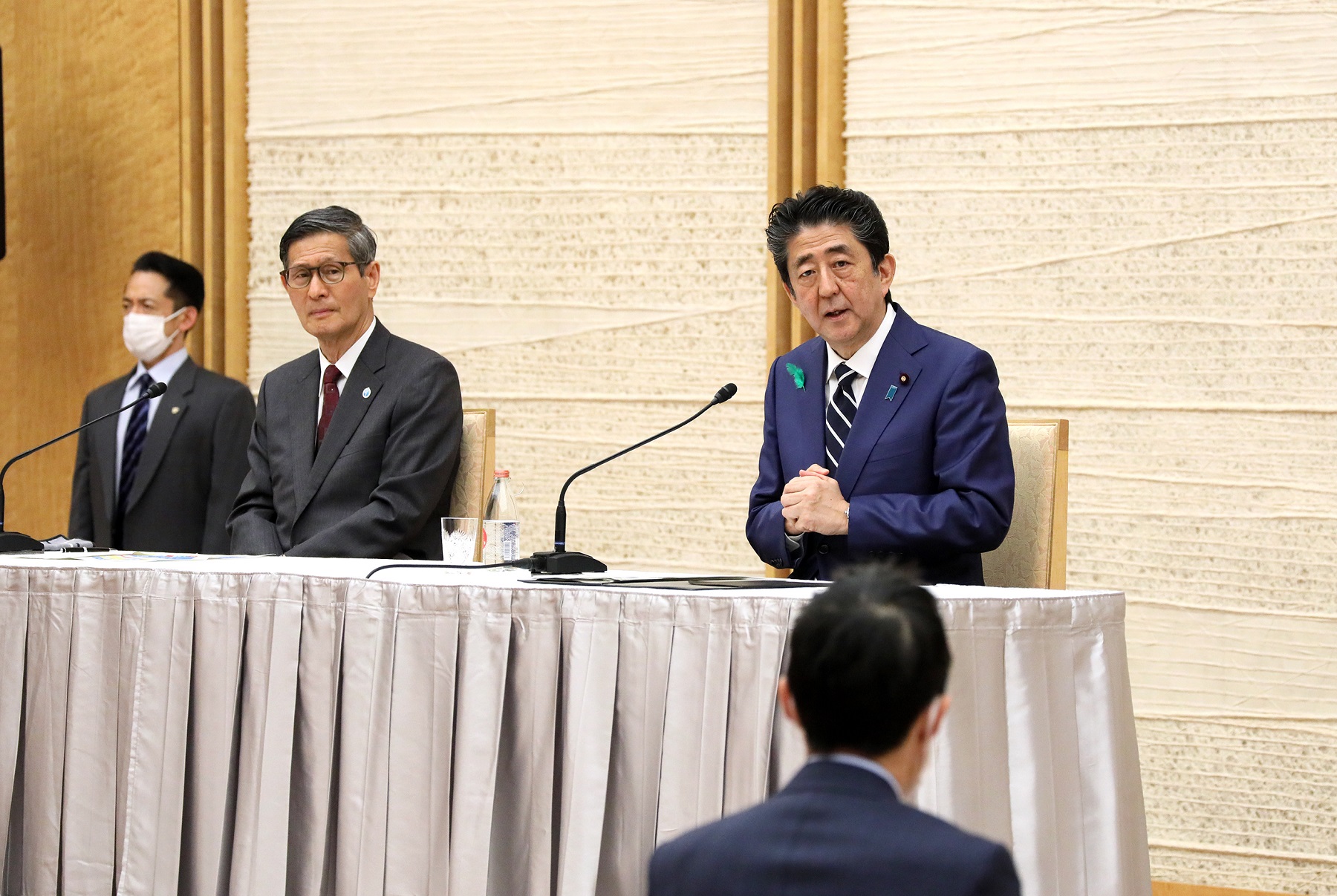 Photograph of the Prime Minister holding the press conference (24)