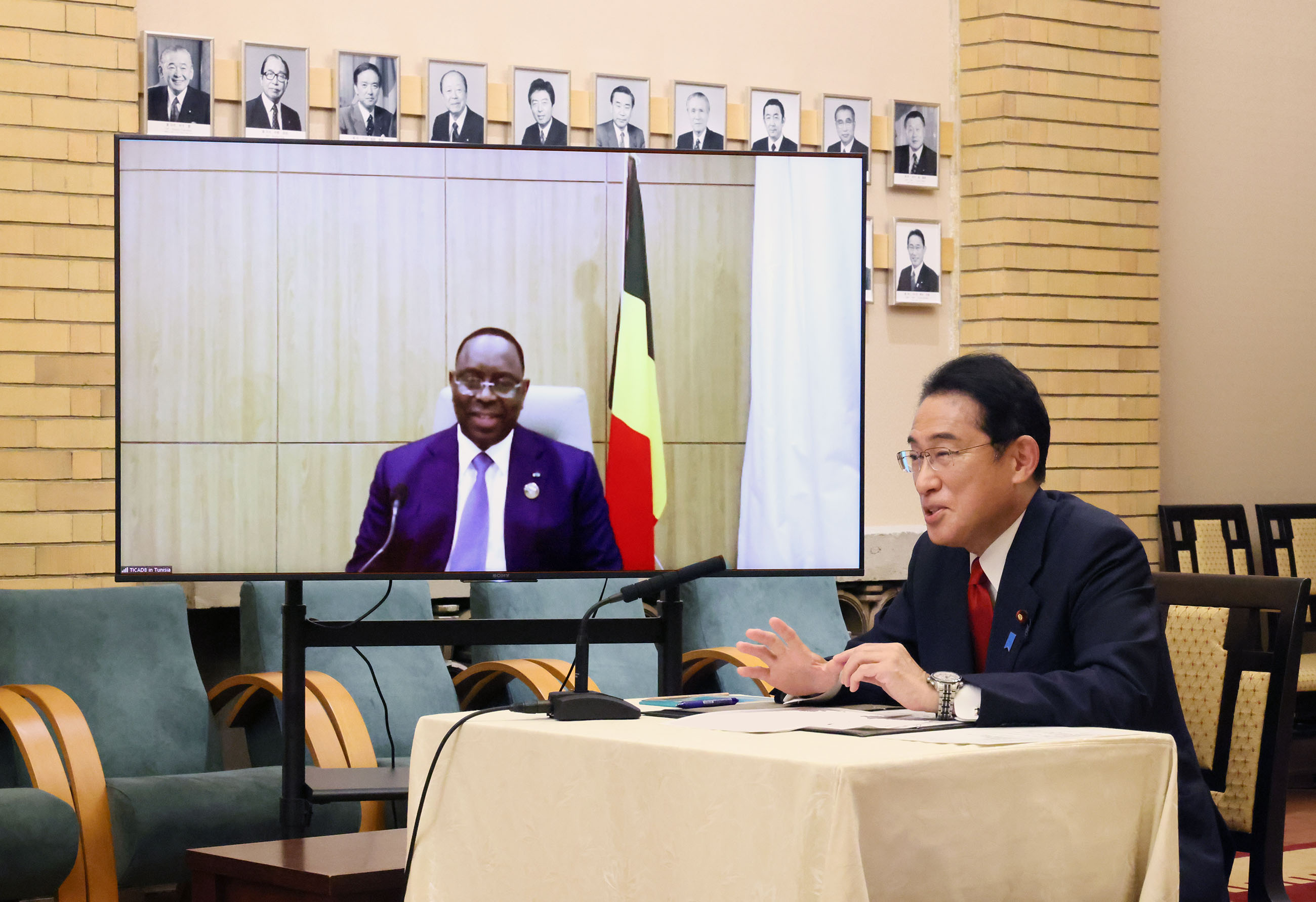 Photograph of the Japan-Senegal Video Summit Meeting (1)