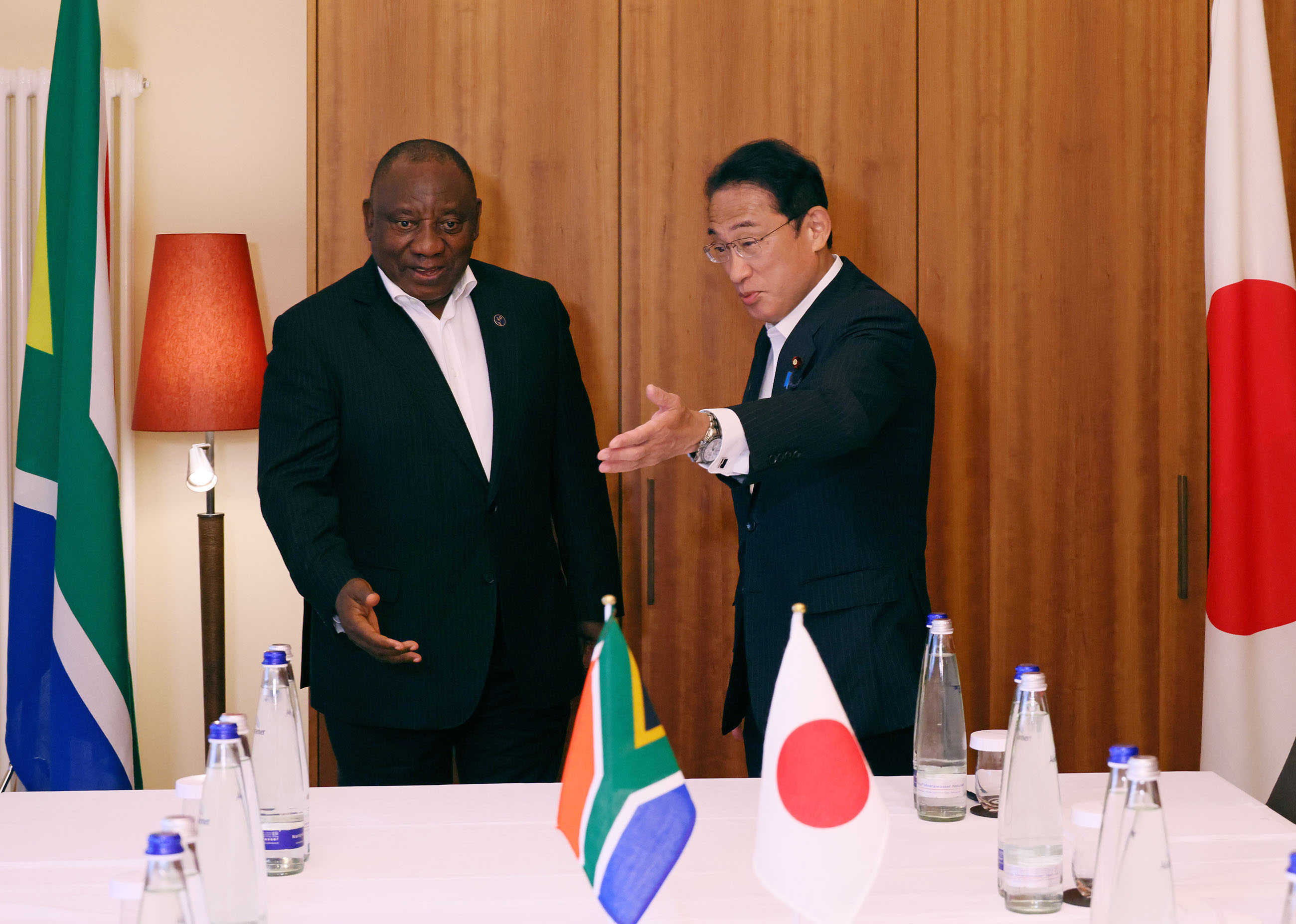Photograph of the Prime Minister holding a meeting with South African President Cyril Ramaphosa (3)
