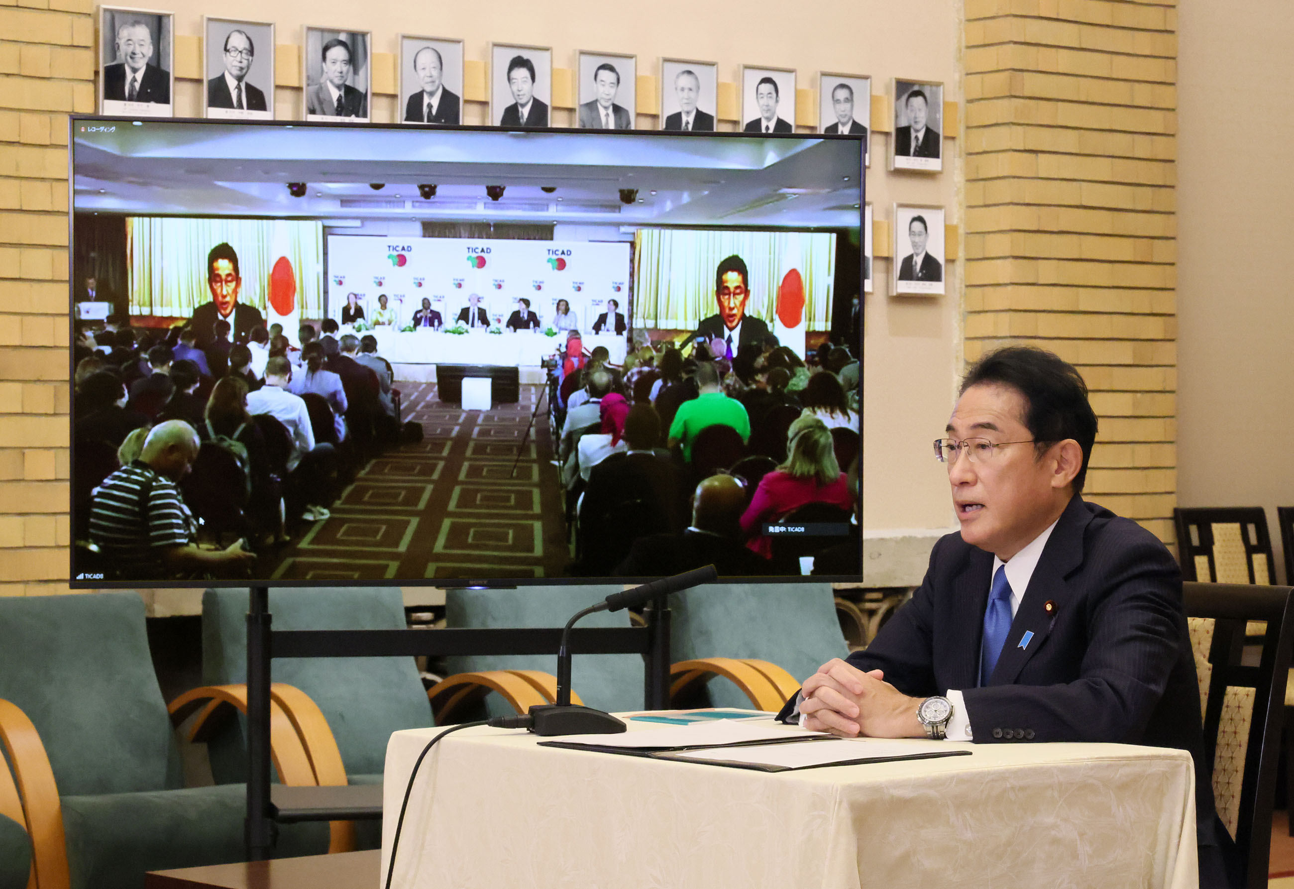 Photograph of the Joint Press Conference (1)