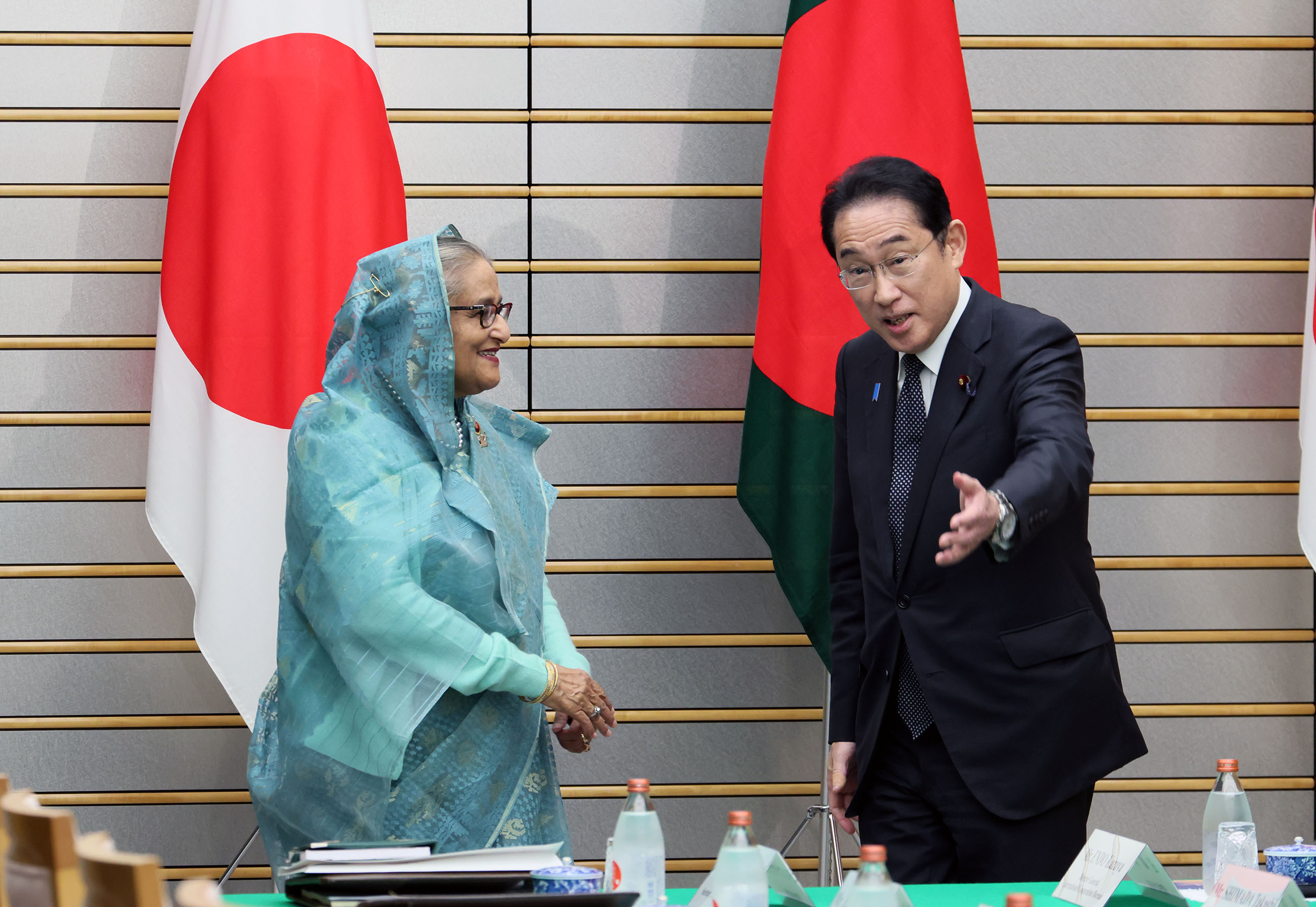 Japan-Bangladesh summit meeting (1)
