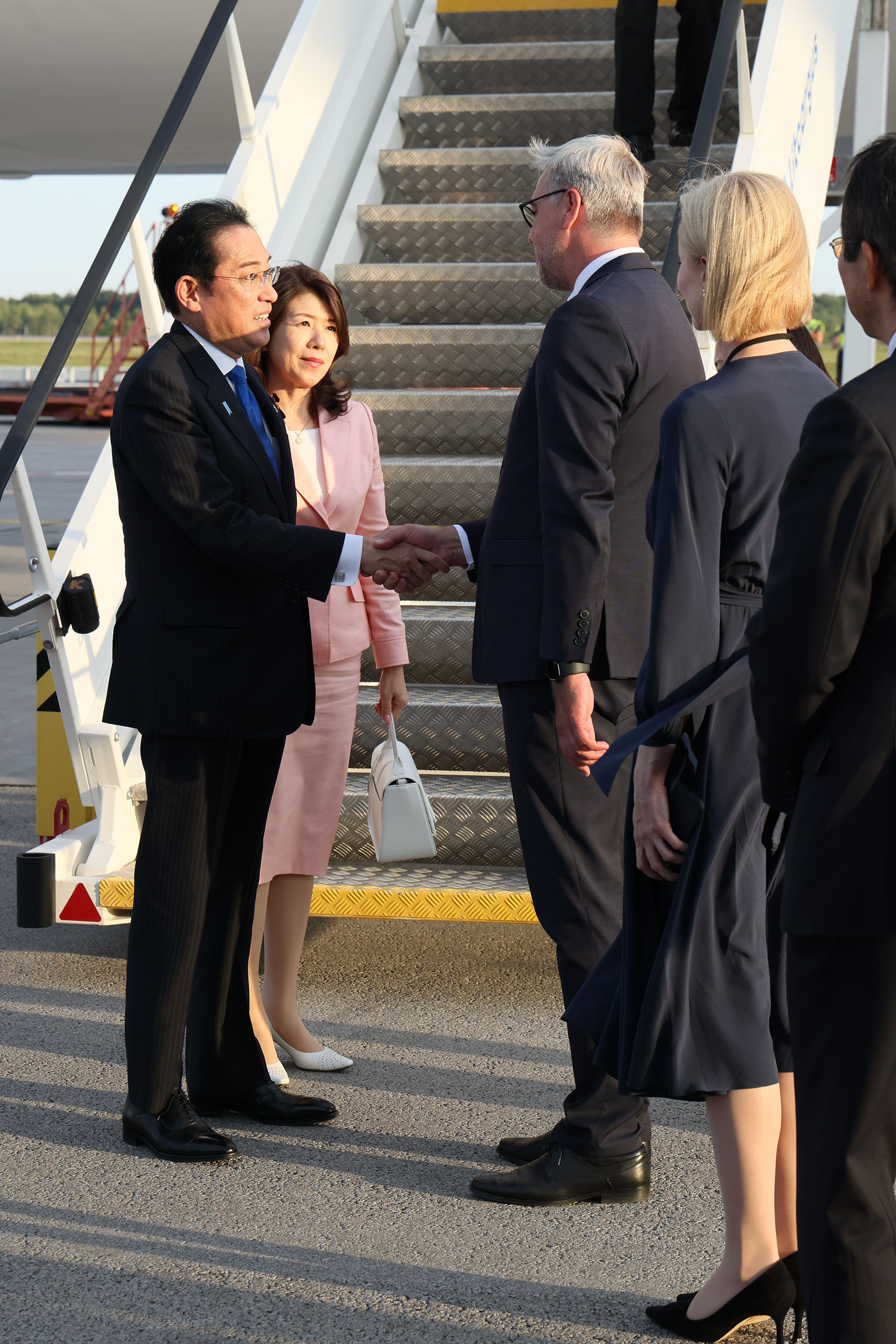 Prime Minister Kishida arriving in Lithuania
