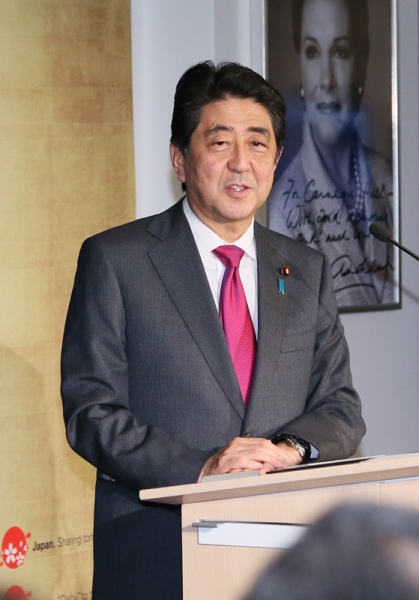 Photograph of the Prime Minister giving a speech at the Taste of Japan in New York  (2)