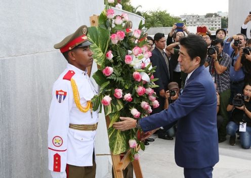 Photograph of the Prime Minister attending the floral tribute (2)
