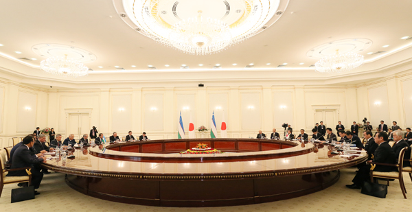 Photograph of the meeting with the private-sector mission