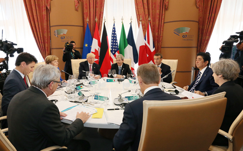 Photograph of Session 1: Foreign Policy and Security Issues (Working Lunch) (1)