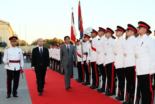 Photograph of the welcome ceremony (2)