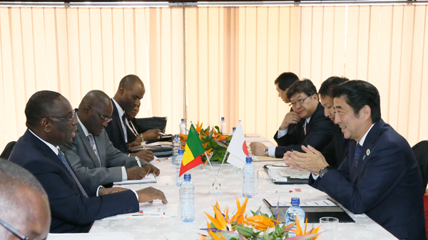 Photograph of the Japan-Senegal Summit Meeting