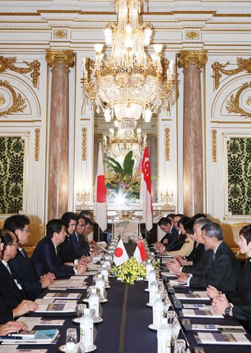 Photograph of the Japan-Singapore Summit Meeting