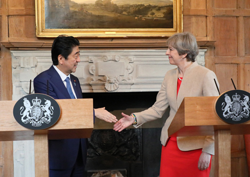 Photograph of the Japan-UK joint press announcement (2)