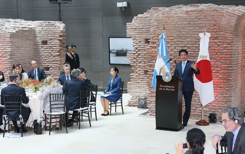 Photograph of the Prime Minister delivering an address at the luncheon hosted by the President of Argentina