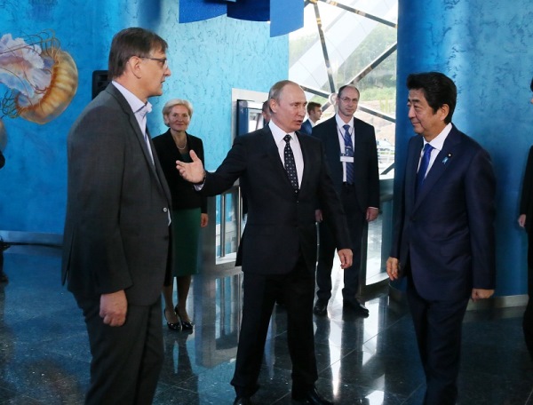 Photograph of the Prime Minister attending the opening ceremony of the Primorsky Aquarium (1)