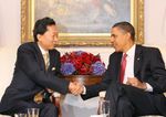 Photograph of Prime Minister Hatoyama shaking hands with President Obama during the Japan-US Summit Meeting