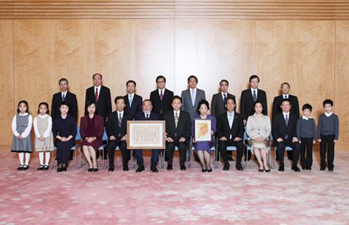 Photograph of the commemorative photograph session