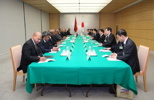 Photograph of the Japan-Papua New Guinea Summit Meeting (2)