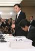 Photograph of the Prime Minister delivering an address at the meeting with the three mayors of Tokunoshima and others 5