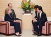 Photograph of Prime Minister Hatoyama holding talks with Secretary Clinton